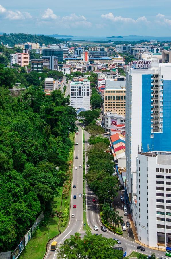 Full Seaview 2R1B Condo For 6Pax In Кота-Кінабалу Екстер'єр фото